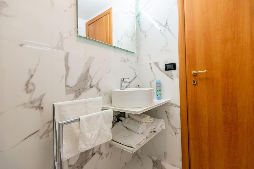 Appartamento Confortevole Генуя Экстерьер фото