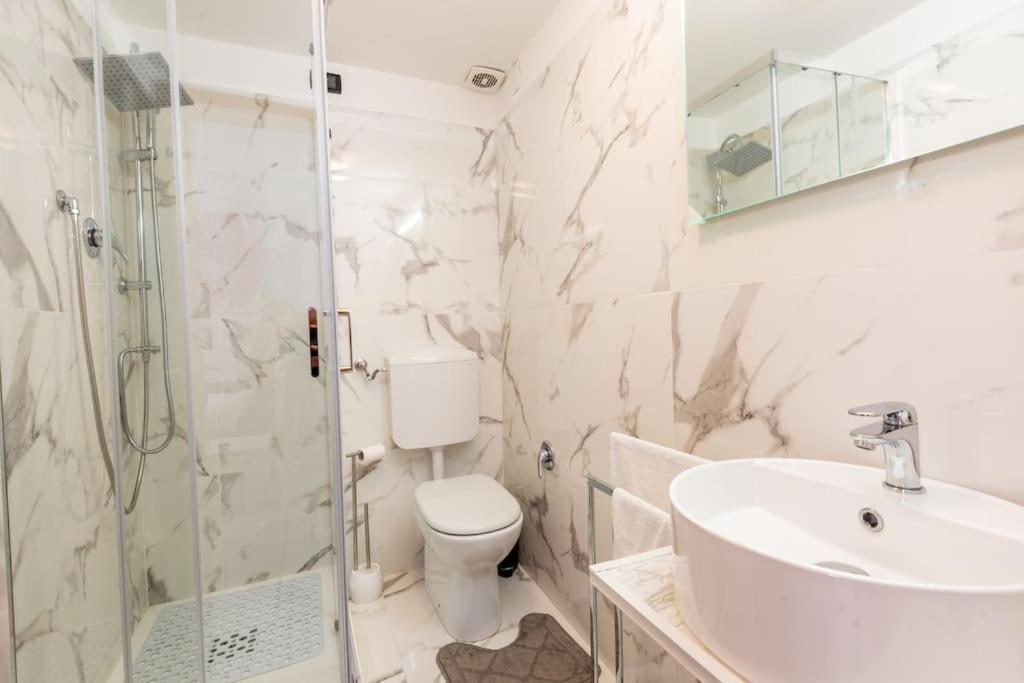 Appartamento Confortevole Генуя Экстерьер фото